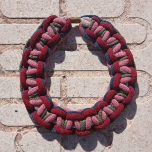 Maxicollar burdeos y rosa